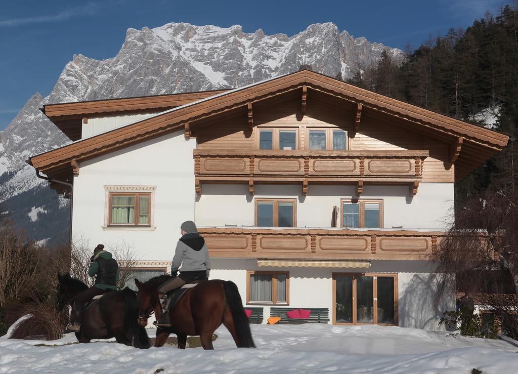 Gaestehaus Renate บีเบอร์เวียร์ ภายนอก รูปภาพ